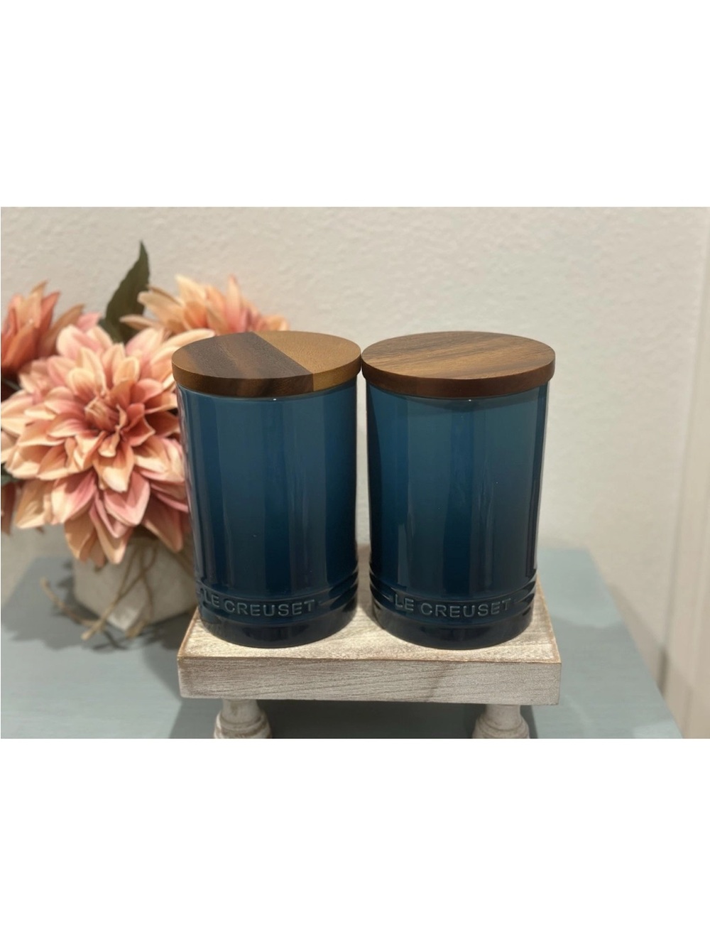 Le Creuset DEEP TEAL Stoneware
Storage Canister Wood Lid 26oz /770ml
Set-2- RARE - Picture 2 of 7